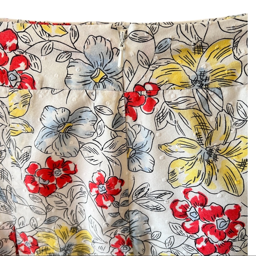 Talbots Woman’s Petites Floral Print With Dragonflies,White Swiss Dots - Picture 2 of 6